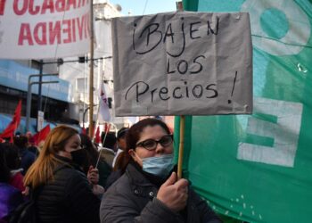 Masiva movilización céntrica contra el «ajuste económico»