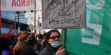 Masiva movilización céntrica contra el «ajuste económico»