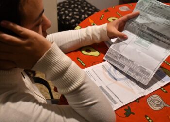 El Defensor del Pueblo brinda asistencia para completar el formulario para mantener el subsidio