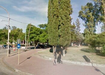 Una pandilla ataca y roba a la gente en el Parque Sarmiento