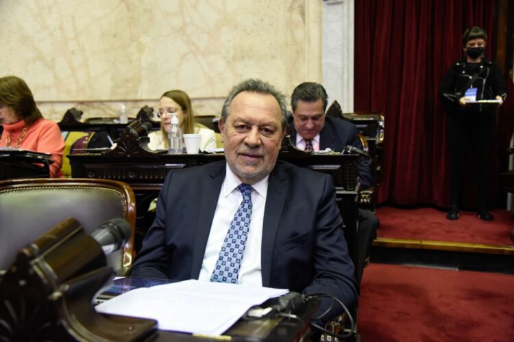El PRO evalúa la renuncia del diputado Santos