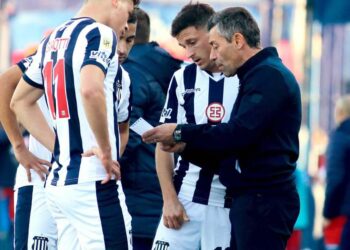 Busca definir el equipo