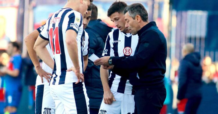Busca definir el equipo