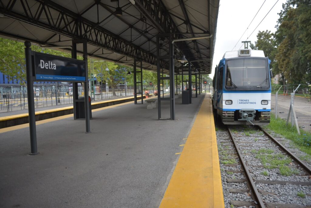 Destacan la decisión de recuperar los trenes