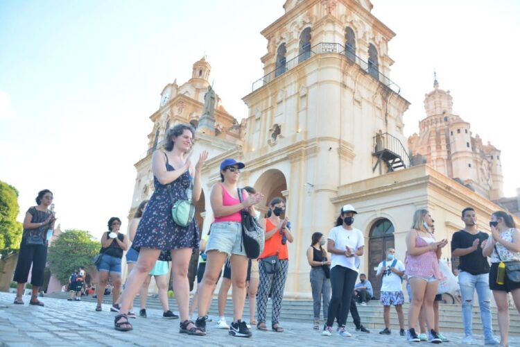 Auguran un "pico" de turismo por las vacaciones