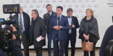 Intendentes de la UCR insisten en impulsar a De Loredo para gobernador