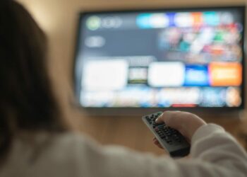 En los hogares, el televisor sigue siendo el protagonista