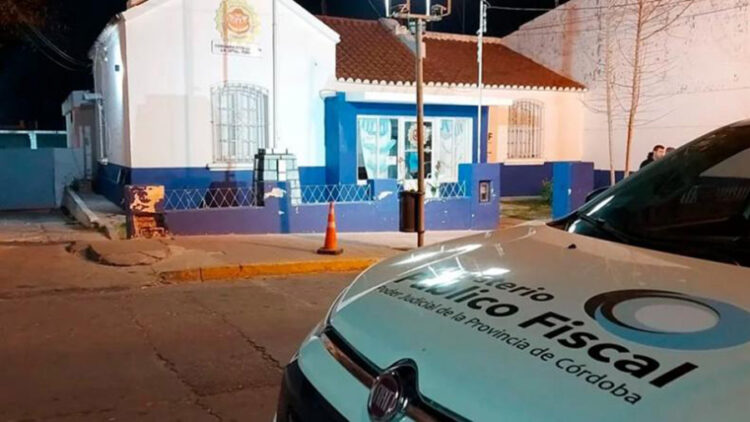 Seis policías detenidos por la muerte de un joven en una comisaría de La Falda