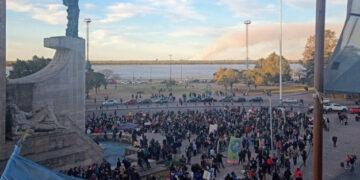 Rosario marchó contra los incendios