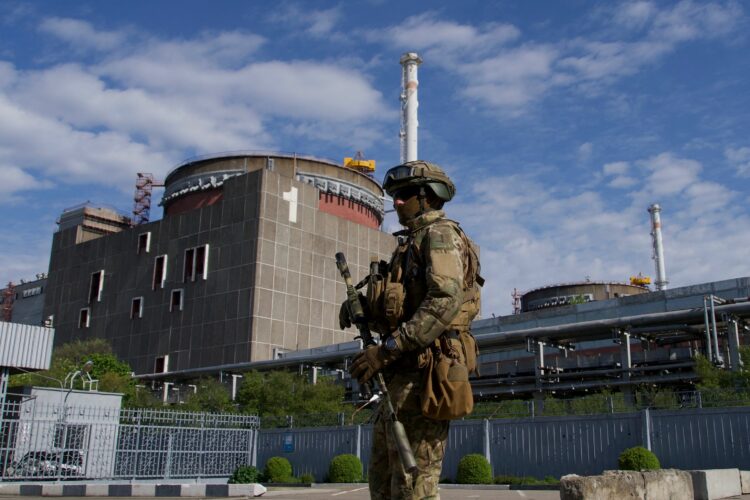 La central nuclear de Zaporiyia se encuentra controlada por las fuerzas rusas.