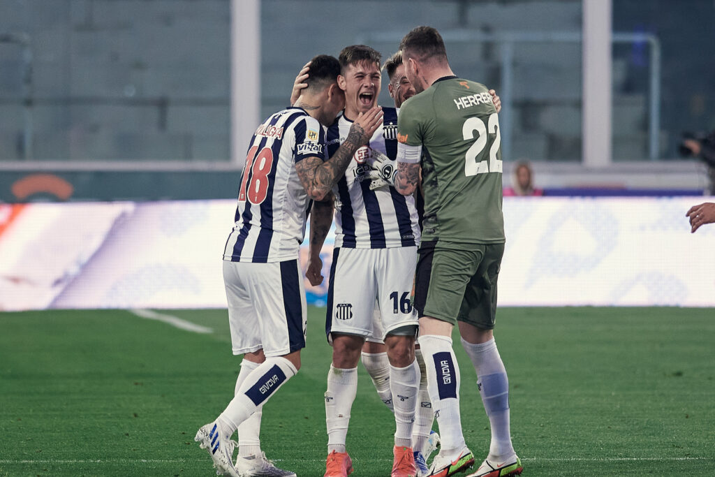 Talleres venció al Bicho en el Kempes