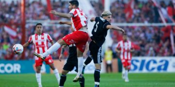 Instituto empató de local ante Riestra