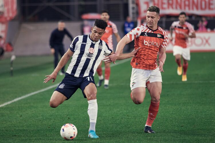 Talleres cayó en el último minuto ante Estudiantes