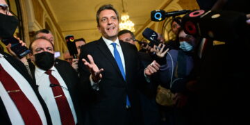 Massa inició el ajuste con recortes por $70.000 millones