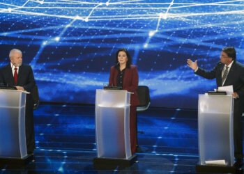 Lula y Bolsonaro protagonizaron un tenso debate por la campaña presidencial en Brasil