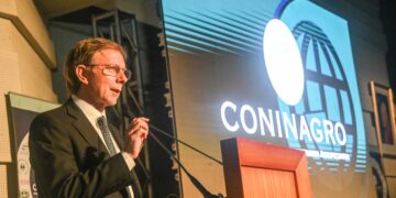 Endurecen el cepo a las importaciones y alimentan la tensión con los productores