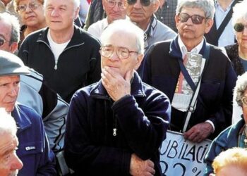 Jubilaciones: se espera un aumento superior al 15% y el pago de un bono