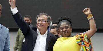 Gustavo Petro juró como presidente de Colombia