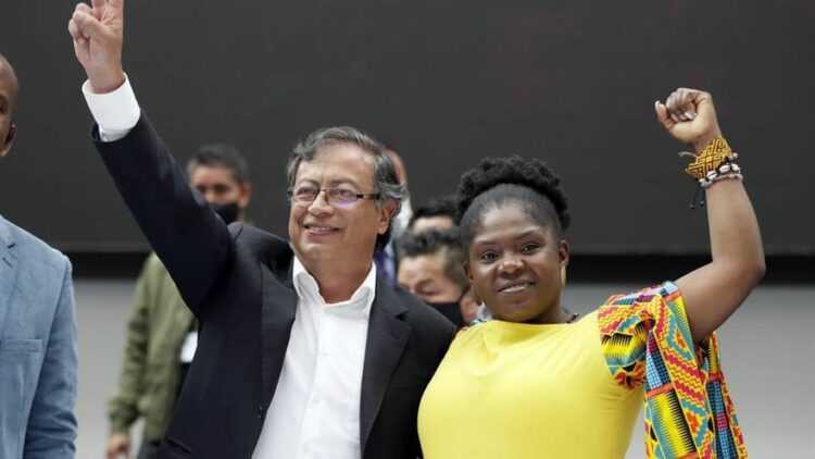Gustavo Petro juró como presidente de Colombia