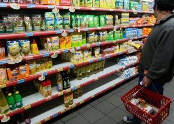 Canasta básica: una familia necesitó $111.298 para no ser pobre