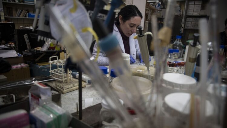 ¿Cómo produce antivenenos el Instituto Malbrán?
