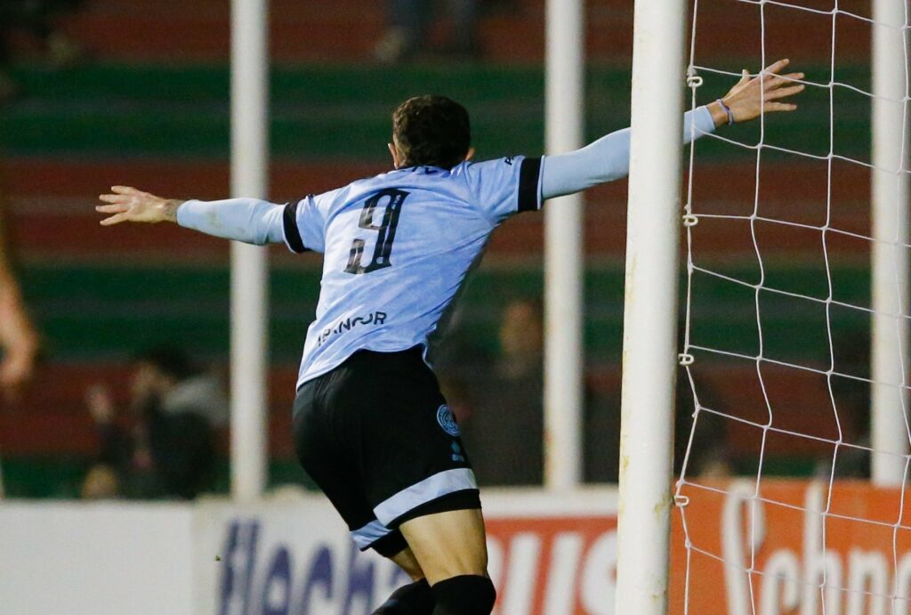 Belgrano ganó y dio otro paso más hacia el ascenso