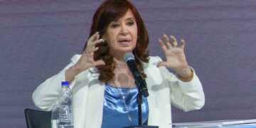 El fiscal Luciani pidió 12 años de prisión e inhabilitación de por vida para ejercer cargos públicos contra CFK