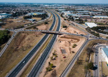 Avanzan las obras viales del distribuidor de tránsito en la zona sur de la Ciudad