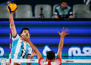 La selección de vóleibol consiguió un sufrido triunfo ante Egipto y avanzó a octavos de final
