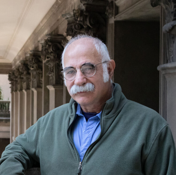 Llega a Córdoba el pianista Leo Maslíah