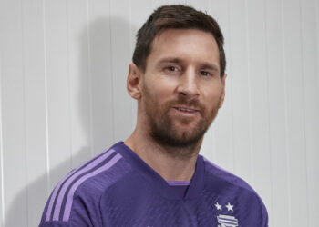 La Selección ya tiene la camiseta suplente para Qatar 2022 y la presentó Messi