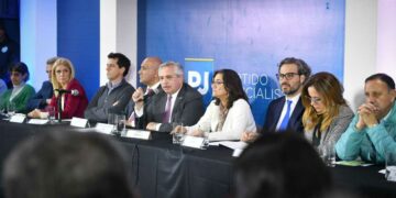 Gesto de apoyo del FdT, que se declaró en “estado de alerta”