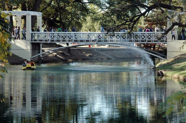 Llega una caminata educativa al Parque Sarmiento