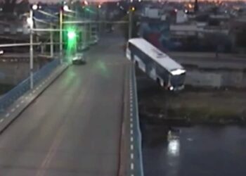 Fue detenido el conductor que chocó al colectivo y confirman que estaba alcoholizado