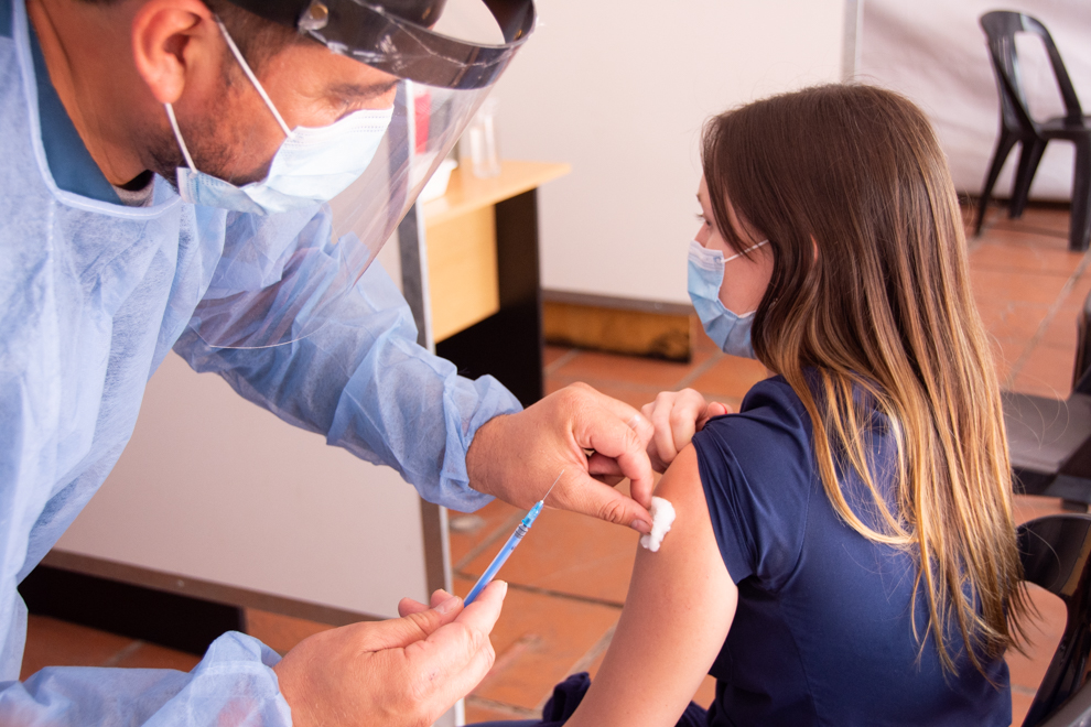 A partir del 9 de enero niños y adolescentes podrán recibir vacunas de refuerzo