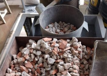 Tres proyectos transforman escombros en materiales reciclados en la ciudad