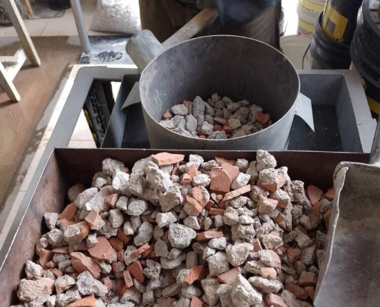 Tres proyectos transforman escombros en materiales reciclados en la ciudad