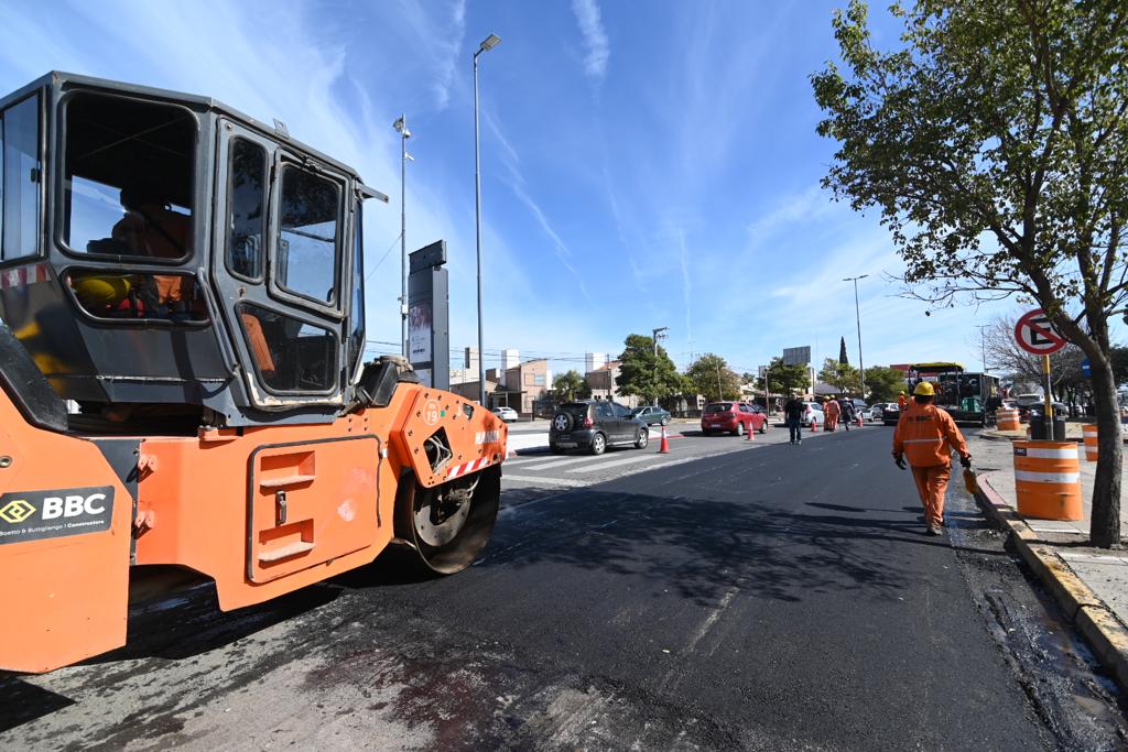 Se realizan tareas para la repavimentación de la avenida Colón