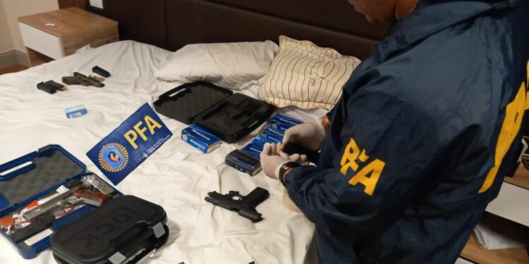 Tras un imponente operativo, secuestraron más de 1.600 kilos de cocaína pura que iban a ser traficados a Dubái