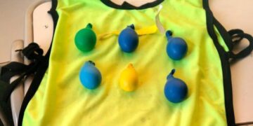 Una insólita ocurrencia de un vendedor cordobés para ofrecer fernet en el partido Talleres-Racing