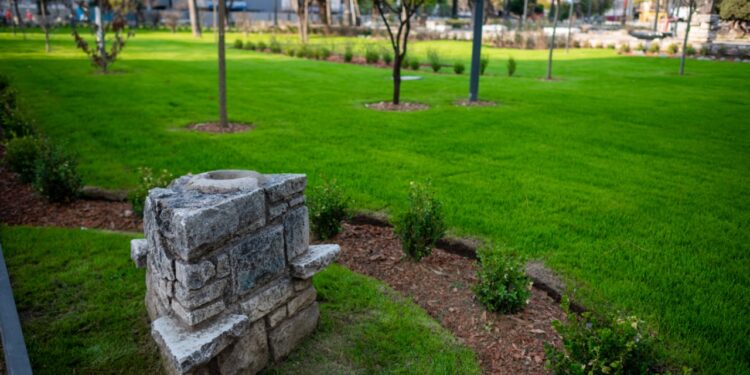 Tras varios meses de refacción, la Plaza Colón vuelve a estar habilitada al público