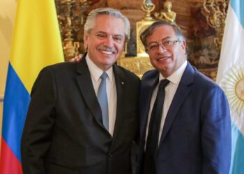 Fernández llamó a fortalecer «la integración latinoamericana» durante la asunción de Petro