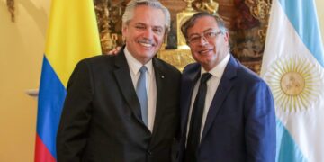 Fernández llamó a fortalecer «la integración latinoamericana» durante la asunción de Petro