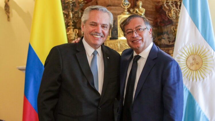 Fernández llamó a fortalecer "la integración latinoamericana" durante la asunción de Petro