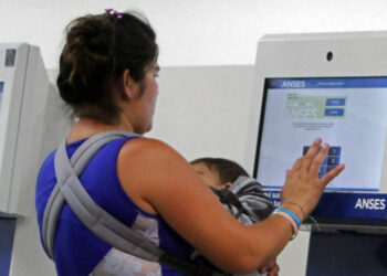 Otorgarán un bono refuerzo de 20.000 pesos a quienes reciben asignaciones familiares