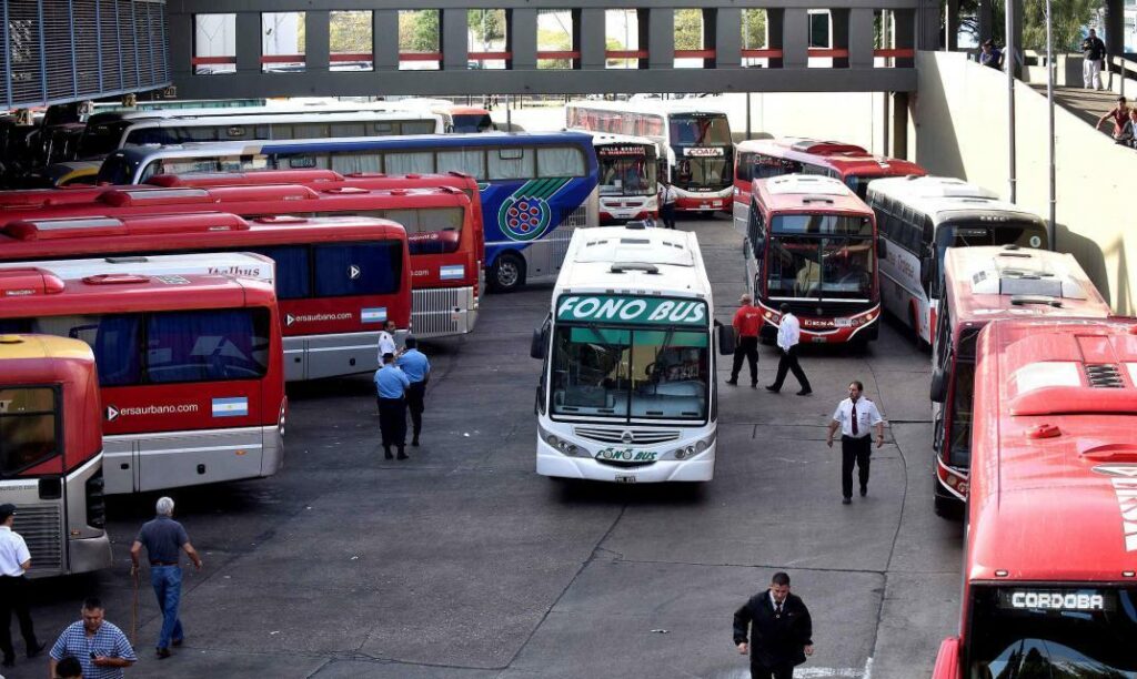 Aoita suspendió el paro y hoy funcionarán los interurbanos