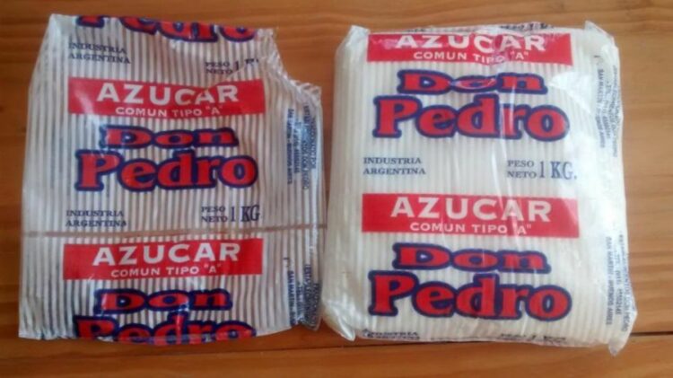 Prohibieron la venta de una popular marca de azúcar tras encontrar “piedras y otros objetos extraños”