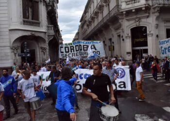 Trabajadores del Banco de Córdoba anuncian un paro