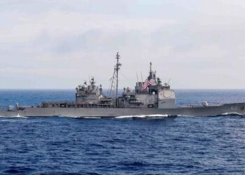 Dos buques estadounidenses navegaron en el estrecho de Taiwán y pusieron en alerta a China