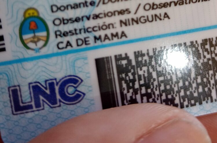 Renovó su registro de conducir, pero la calificaron de "incapacitada" porque tuvo cáncer